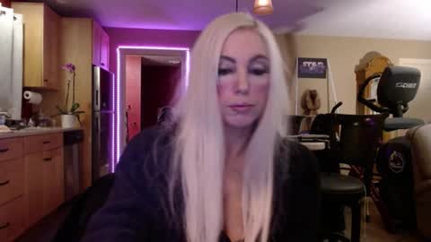Snapshot of danikawhite69 chatting on January 3, 9:36 am DanikaWhite69 online show from January 3, 9:36 am