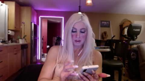 Snapshot of danikawhite69 chatting on January 8, 4:34 am DanikaWhite69 online show from January 8, 4:34 am