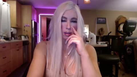 Snapshot of danikawhite69 chatting on September 17, 6:04 am DanikaWhite69 online show from September 17, 6:04 am