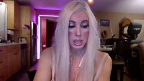 Snapshot of danikawhite69 chatting on September 29, 7:24 am DanikaWhite69 online show from September 29, 7:24 am