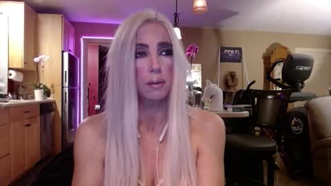 DanikaWhite69 online show from December 19, 10:11 am
