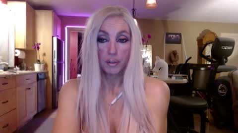 DanikaWhite69 online show from March 28, 1:11 pm
