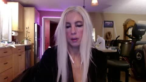 DanikaWhite69 online show from April 22, 3:02 pm