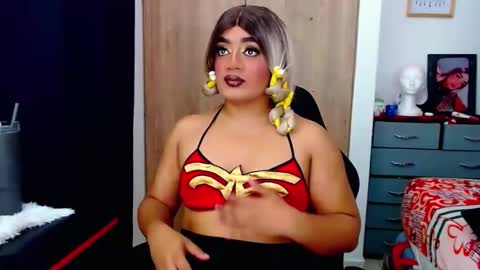 Snapshot of danipein chatting on February 1, 5:00 pm danipein online show from February 1, 5:00 pm