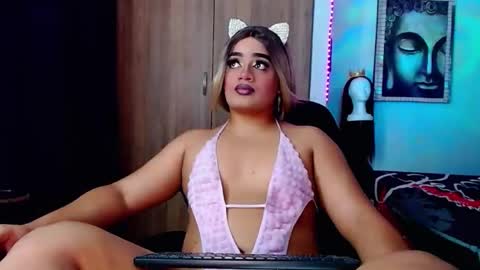 Snapshot of danipein chatting on February 11, 6:29 am danipein online show from February 11, 6:29 am