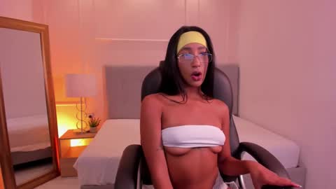 Snapshot of danna_palmeth chatting on October 23, 8:40 pm danna_palmeth online show from October 23, 8:40 pm