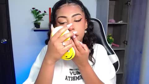 Snapshot of danna_schmidt23 chatting on November 20, 10:48 am Danna online show from November 20, 10:48 am