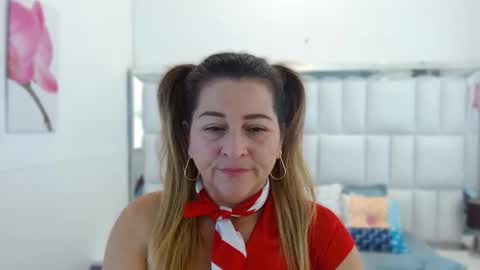 D a n n a   w e s t e r online show from September 18, 2:52 pm