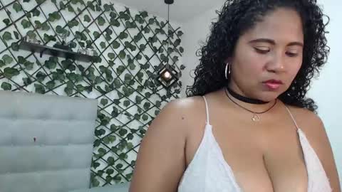 dannaberlin_0 online show from March 12, 12:47 pm