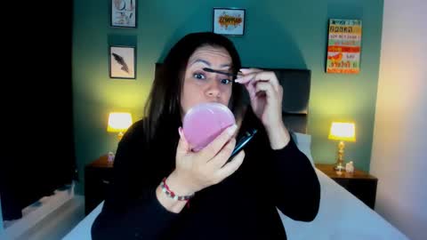 Snapshot of dannaboobsx chatting on November 3, 12:35 am Hilary online show from November 3, 12:35 am