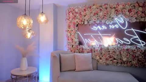 Danna Cruz  online show from January 11, 4:56 pm