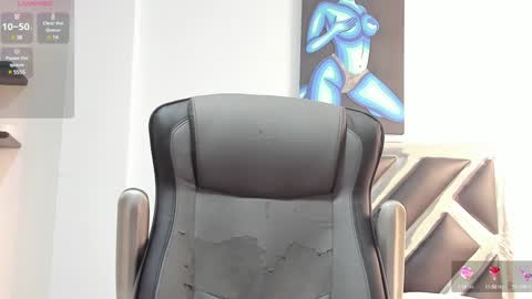 Snapshot of dannadom chatting on December 14, 2:56 am Danna online show from December 14, 2:56 am