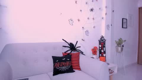 Insta DannaBlueX  online show from October 16, 4:30 pm