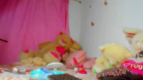 Danna Sofia jeins online show from October 5, 9:07 am