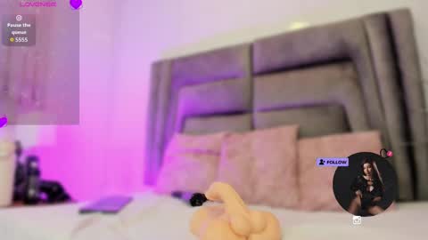 Danna online show from October 3, 7:55 pm