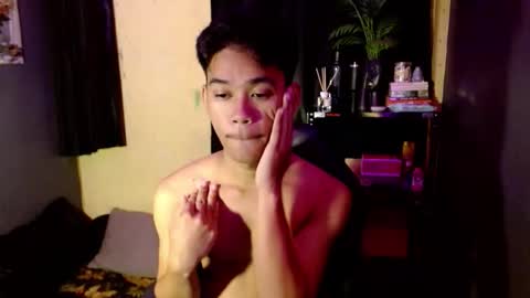 Snapshot of danner_fuckerxx chatting on April 20, 12:19 pm DANNER online show from April 20, 12:19 pm