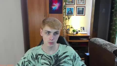 Snapshot of danny_fox888 chatting on September 12, 12:44 am Daniel online show from September 12, 12:44 am