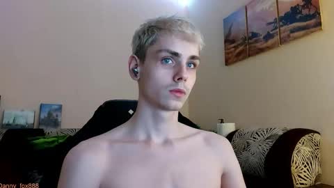 Snapshot of danny_fox888 chatting on October 27, 4:44 pm Daniel online show from October 27, 4:44 pm