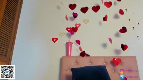 Snapshot of danny_og chatting on February 12, 4:12 am Danny online show from February 12, 4:12 am