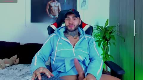 Danny Willson online show from April 15, 7:10 pm