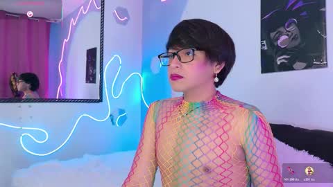 Snapshot of dannyhot__ chatting on November 11, 9:04 pm Danny online show from November 11, 9:04 pm