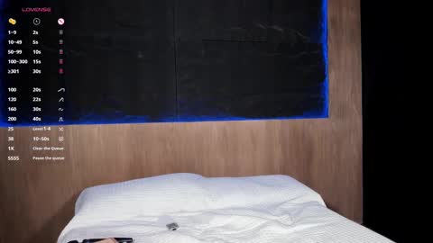 dannymontiel_ online show from October 20, 10:54 pm