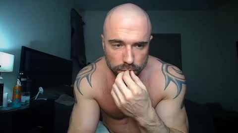 Snapshot of dannysteelexxx chatting on December 10, 4:02 am Danny Steele online show from December 10, 4:02 am