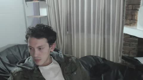 Snapshot of danruiz33 chatting on December 16, 10:56 pm Dan online show from December 16, 10:56 pm