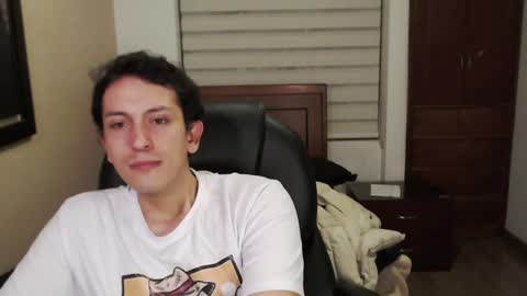 Snapshot of danruiz33 chatting on February 8, 6:01 am Dan online show from February 8, 6:01 am