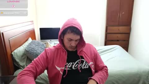 Snapshot of danruiz33 chatting on October 10, 3:55 pm Dan online show from October 10, 3:55 pm