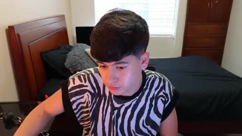 Snapshot of danruiz33 chatting on November 2, 9:50 pm Dan online show from November 2, 9:50 pm