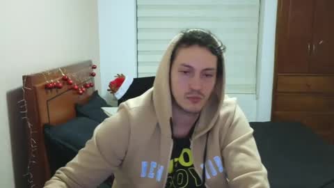 Snapshot of danruiz33 chatting on November 23, 2:11 am Dan online show from November 23, 2:11 am