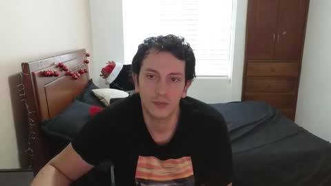 Snapshot of danruiz33 chatting on November 25, 8:42 pm Dan online show from November 25, 8:42 pm