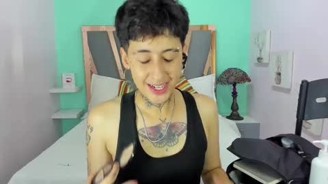 Snapshot of dante_bieber chatting on December 17, 7:31 pm dante online show from December 17, 7:31 pm