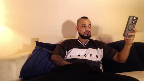 Snapshot of dante_hell1 chatting on December 2, 12:05 am Dante Hell online show from December 2, 12:05 am