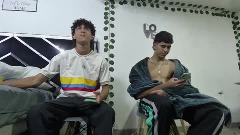 Snapshot of dante_lord chatting on December 5, 12:19 am Dante online show from December 5, 12:19 am