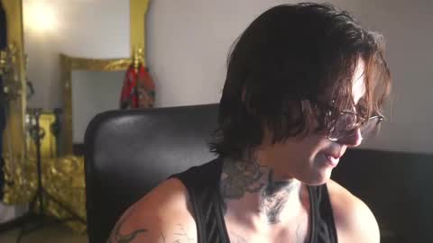 Snapshot of dantecoppolaa chatting on February 25, 8:41 pm Dante coppola online show from February 25, 8:41 pm