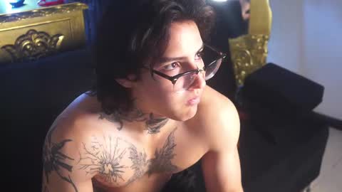 Snapshot of dantecoppolaa chatting on March 5, 2:23 pm Dante coppola online show from March 5, 2:23 pm