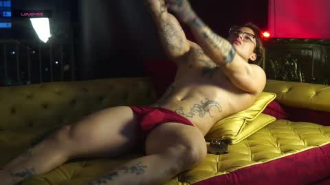 Snapshot of dantecoppolaa chatting on October 9, 11:14 pm Dante coppola online show from October 9, 11:14 pm