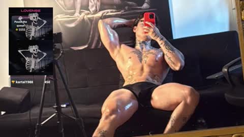 Snapshot of dantecoppolaa chatting on October 22, 10:53 pm Dante coppola online show from October 22, 10:53 pm