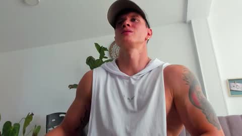 Snapshot of dantecummingss chatting on December 17, 5:41 pm Dante online show from December 17, 5:41 pm