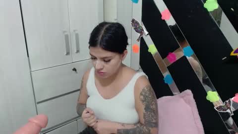 daphne877046 online show from September 23, 6:33 pm