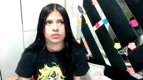 daphne877046 online show from October 20, 9:48 pm