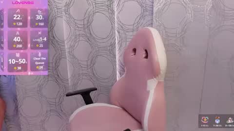 Snapshot of daphne_fox_ chatting on December 20, 9:39 pm Daphne  online show from December 20, 9:39 pm