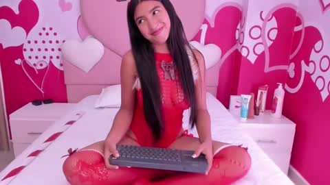 Snapshot of daphne_fox_ chatting on December 24, 2:12 pm Daphne  online show from December 24, 2:12 pm