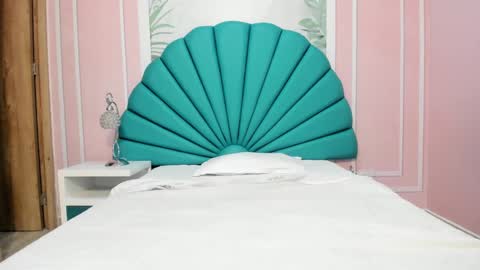 Snapshot of daphne_fox_ chatting on January 29, 5:51 am Daphne  online show from January 29, 5:51 am