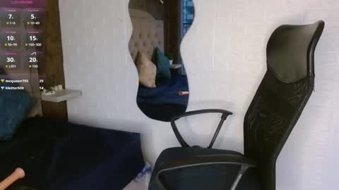 Snapshot of daphne_walton chatting on November 21, 10:58 am daphne_walton online show from November 21, 10:58 am