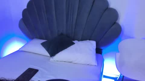 Snapshot of daphneblunt chatting on November 25, 1:55 pm DaphneBlunt online show from November 25, 1:55 pm