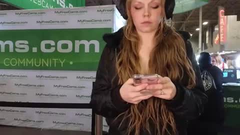 Daphne Madison online show from December 7, 11:12 pm