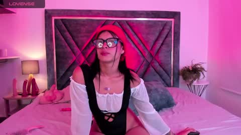 Daphne online show from February 12, 12:01 pm